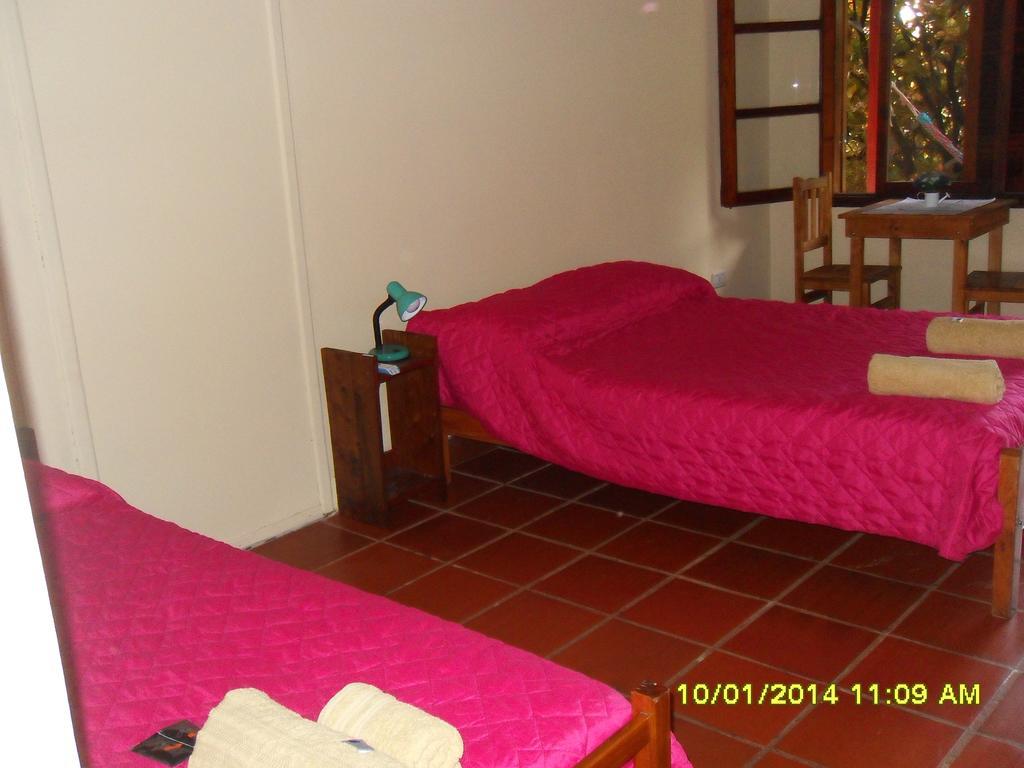 Hostel Y Posada Colibri Puerto Iguazu Ngoại thất bức ảnh