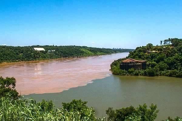 Hostel Y Posada Colibri Puerto Iguazu Ngoại thất bức ảnh