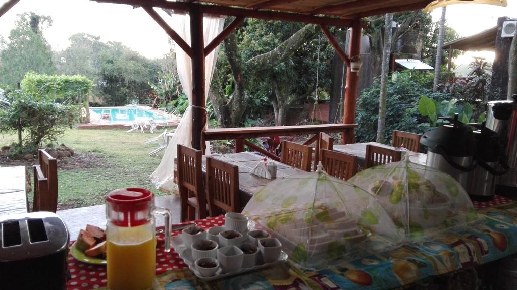 Hostel Y Posada Colibri Puerto Iguazu Ngoại thất bức ảnh
